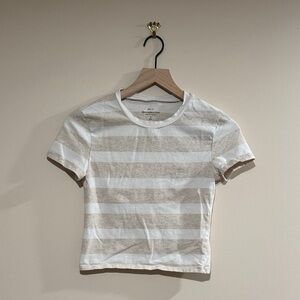 Abercrombie &‎ Fitch Beige Striped Baby Tee Size Small